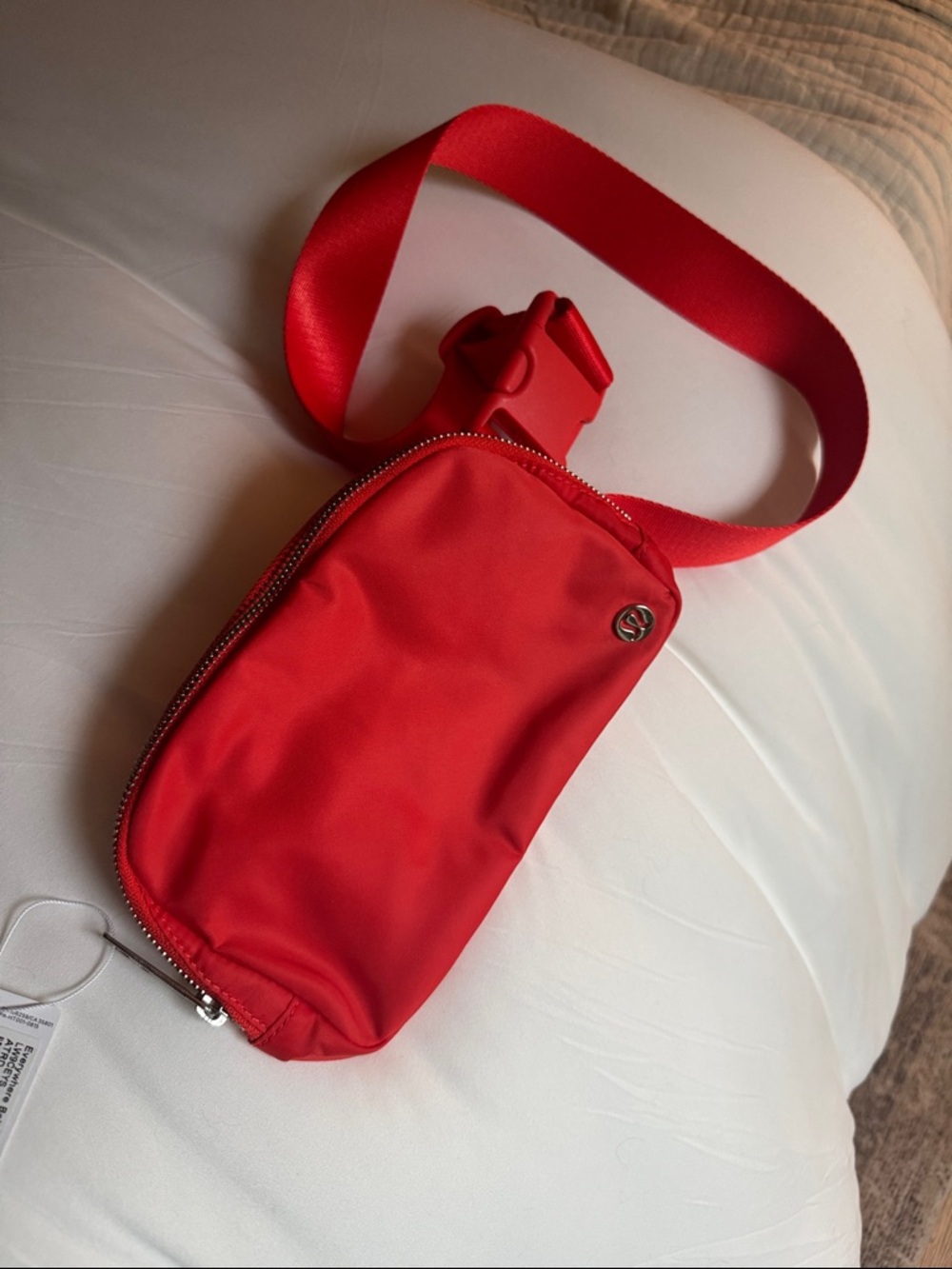 lululemon athletica ATRD color, NWT, Crossbody Belt Bag - Picture 3 of 4